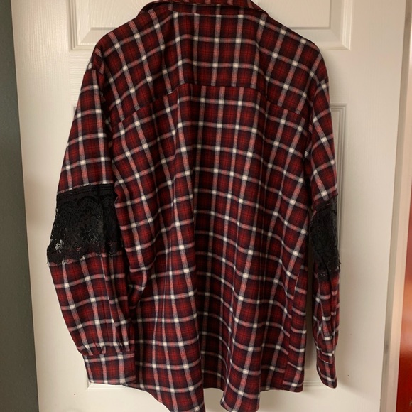 Plaid shirt with black lace - Picture 4 of 4